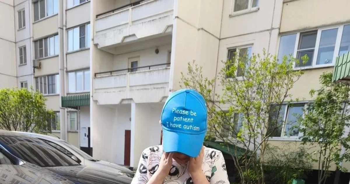 Labels on a child's clothing as a way to communicate with others